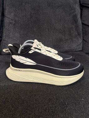 Veloci Running Shoes Men US 9 EU 41 Black Lightweight Trainers